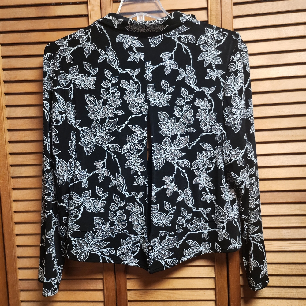 Ronni Nicole Black and White Floral Blazer